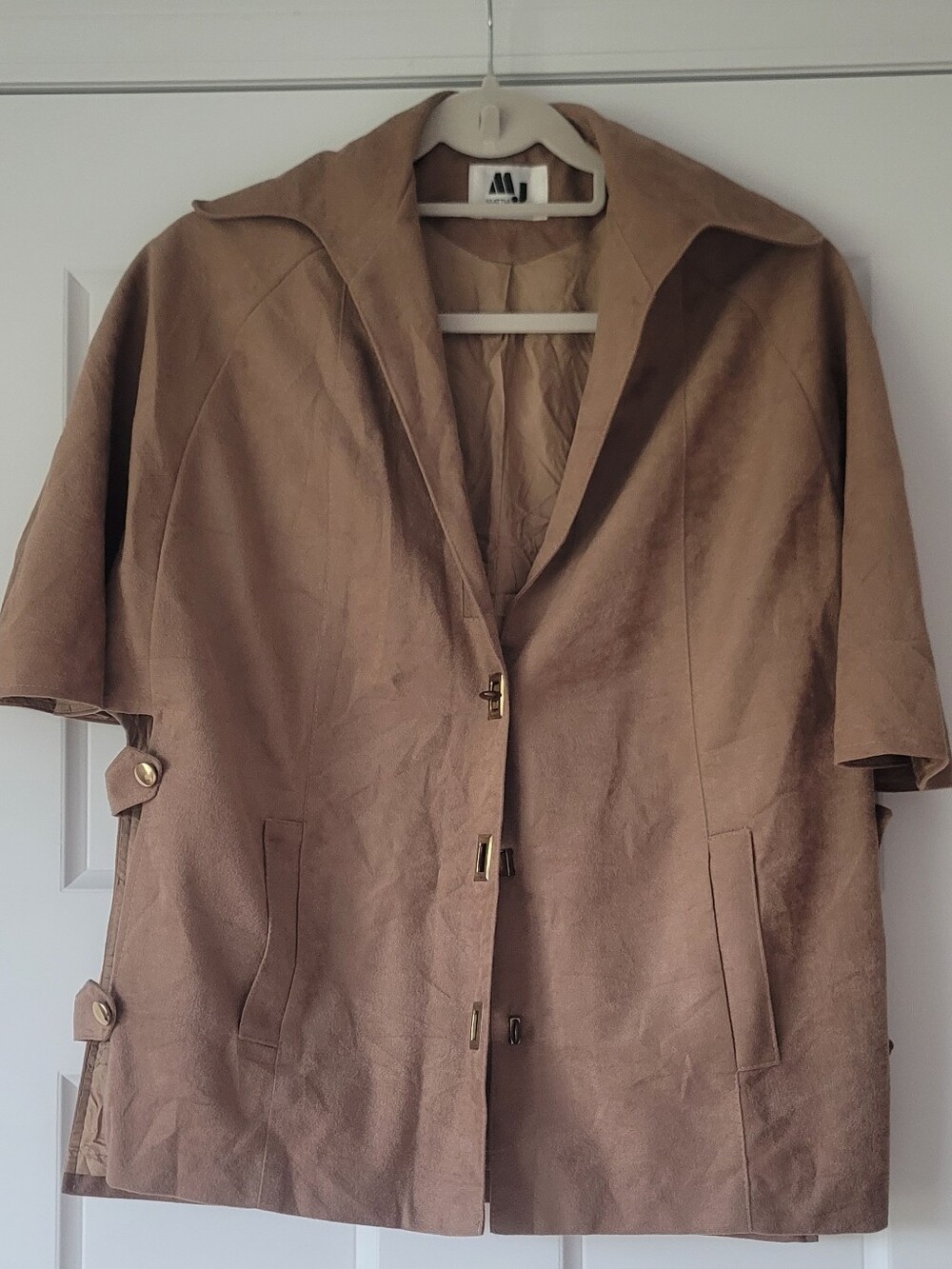 Women’s Taupe Short-Sleeve Blazer Jacket